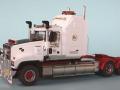 Mack Titan (1:24 verschiedene Hersteller)