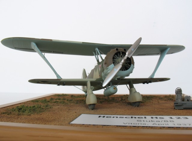 Henschel Hs 123 A1, AviS 172 von Uwe Borchert