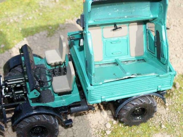 Unimog Schlepper