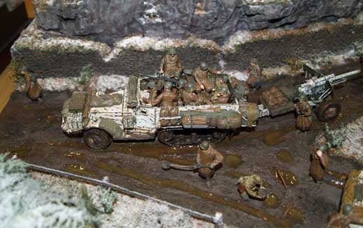Diorama mit Half Truck in schlammigem Gelände, 1:35