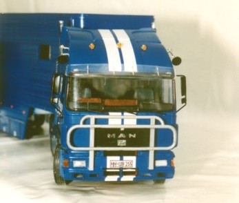 MAN F2000