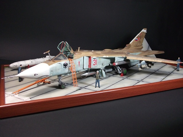 suchoi-su-24mk-fencer-trumpeter.jpg