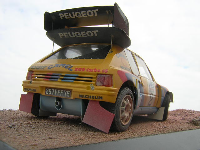 Peugeot 205 Turbo 16 Basis des Modells war der Peugeot 205 von Tamiya