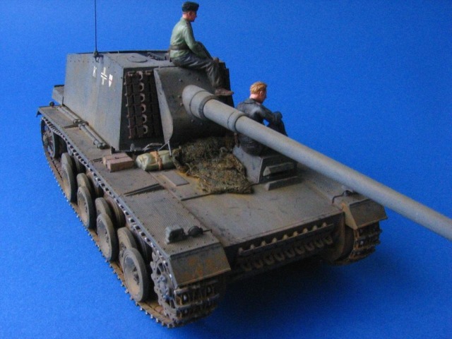 Panzerselbstfahrlafette V ""Sturer Emil""