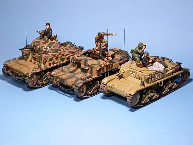 M13/40 Med.Tank__M40/42 SPG__M13/40 Comm.Tank