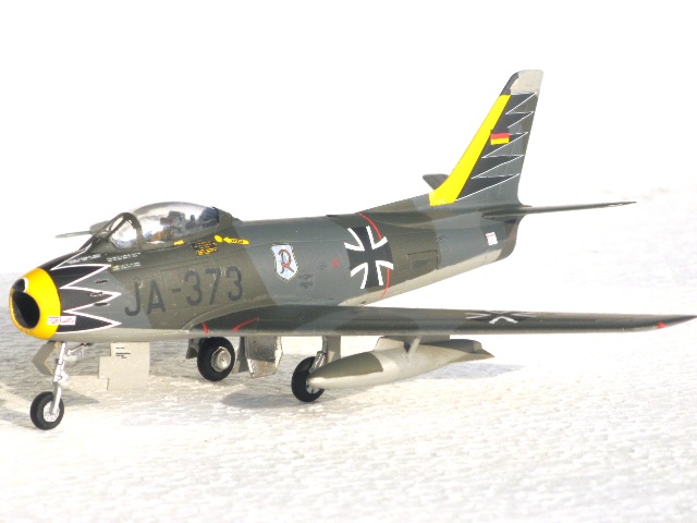 Dargestellt wird eine F-86-40 Mk.6 Sabre vom JG 71 ab Mitte 1961.