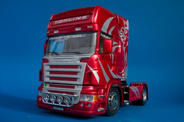 Lackiert wurde der Scania R500