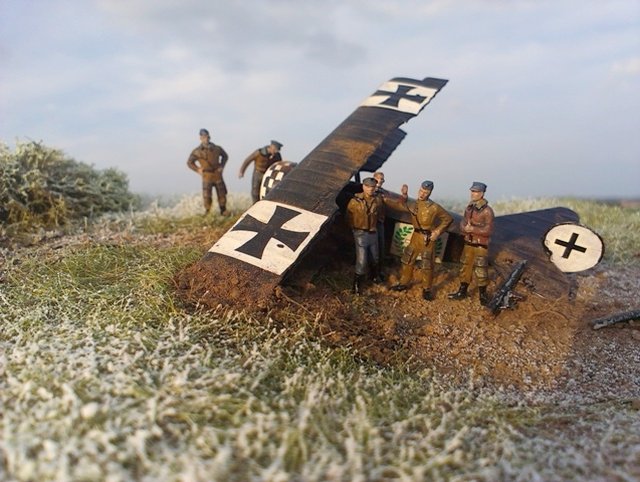 Gruppenfoto von der abgeschossenen Fokker