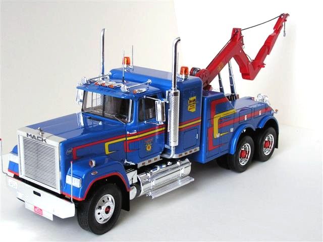 Mack-Wrecker