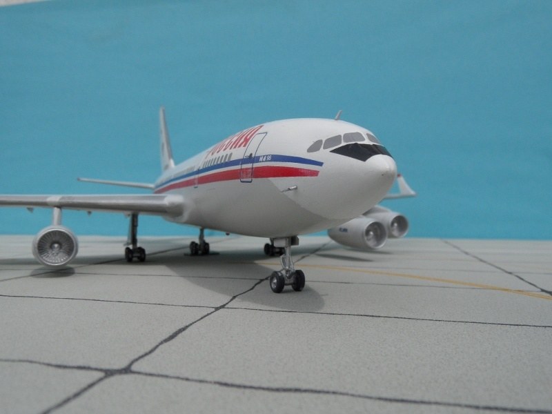 Iljuschin Il-96-300