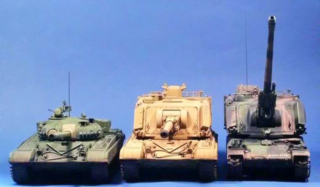 Im Modell v.l.n.r MHM T-72, Umbau T-72 AUF1, HELLER AMX 30AUF1...