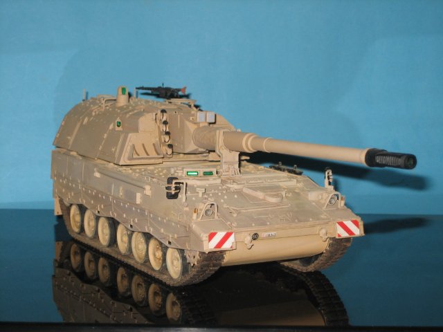 Panzerhaubitze 2000