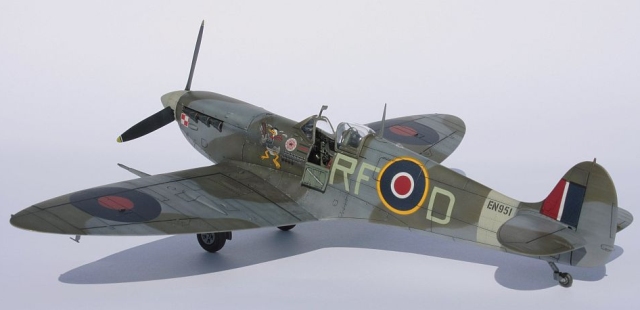 supermarine-spitfire-mkvb-tamiya.jpg