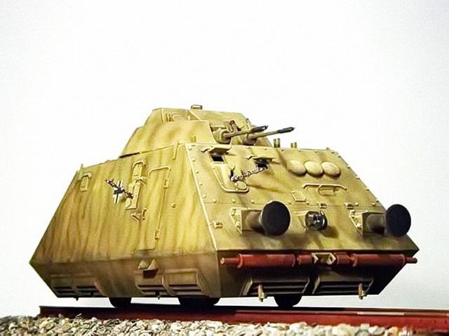 Gleiches Fahrzeug mit anderer Bewaffnung... dem Turm des Flakpanzer "Kugelblitz"