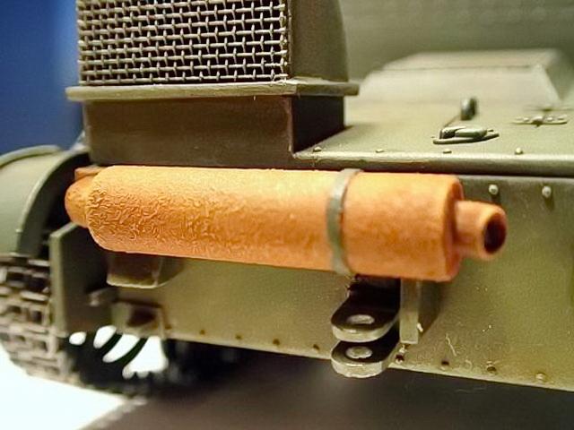 Detail des L�ftergitters und die Auspuffanlage