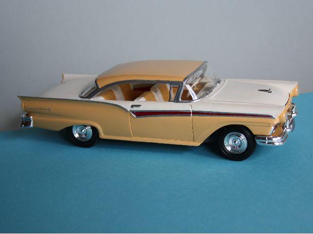 1957 Ford Fairlane Der Kit des 1957 Ford bietet drei M glichkeiten ein