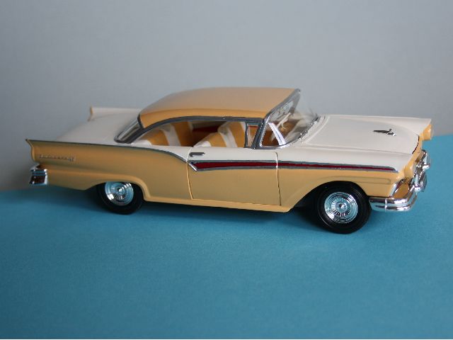 1957 Ford Fairlane Der Kit des 1957 Ford bietet drei M glichkeiten ein 