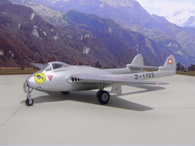 Modell de Havilland DH-100 Vampire MK.6 in Meiringen