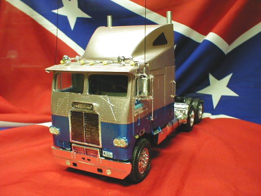 White-Freightliner FLA Umbau mit Aero-Dach