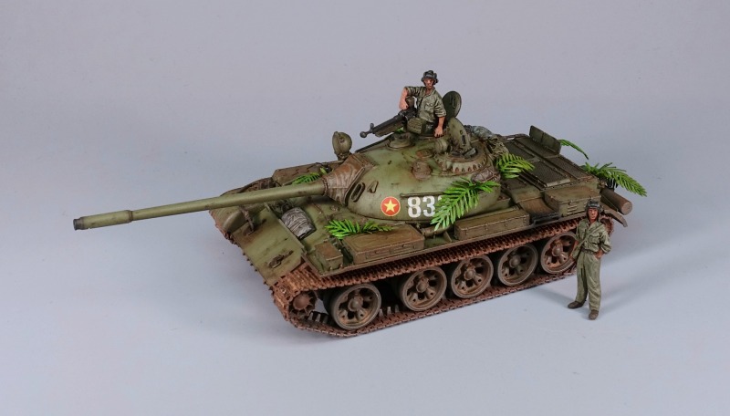 Der fertig lackierte und gealterte T-54B