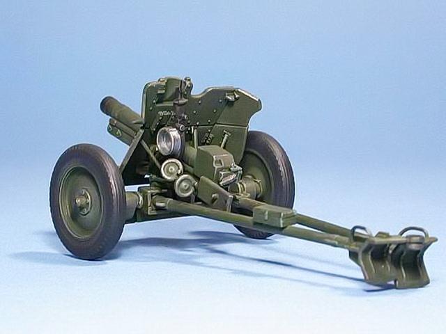 Sowjetische 76mm Regiments-Kanone...