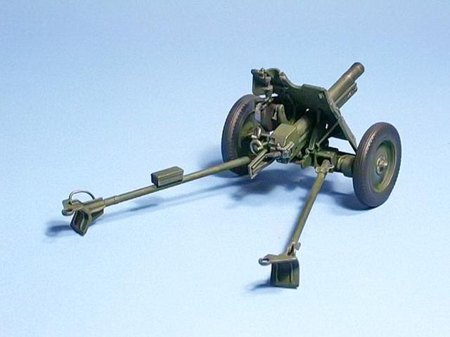 Sowjetische 76mm Regiments-Kanone...