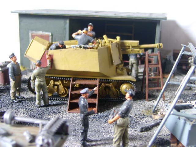10,5cm le. Feldhaubitze 18 (SF) auf GW Hotchkiss H39