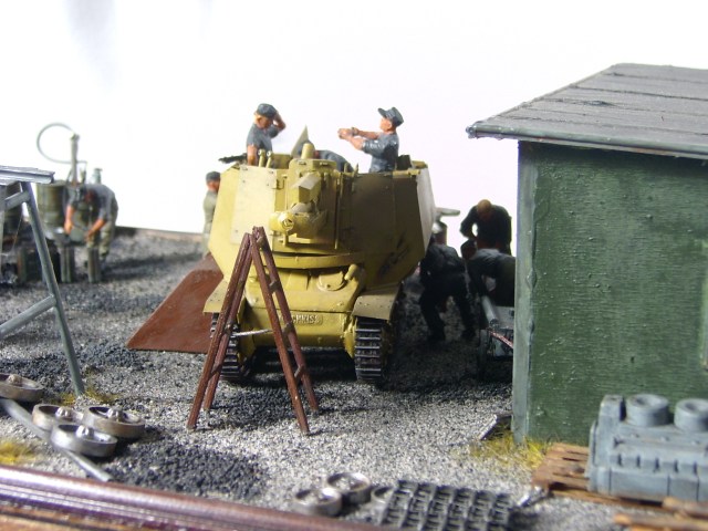 10,5cm le. Feldhaubitze 18 (SF) auf GW Hotchkiss H39