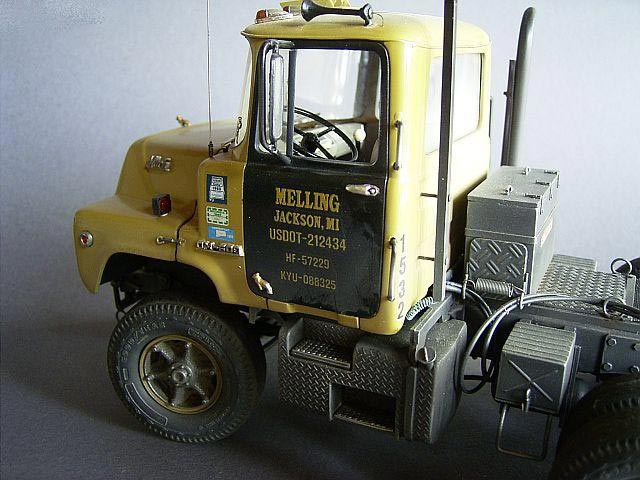 Mack DM 600 von ERTL