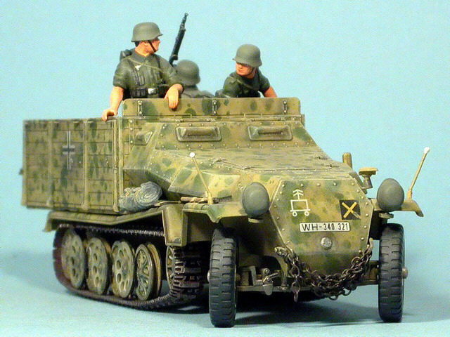 Das Sd.Kfz. mit seiner etwas anderen Scheinwerferabdeckung