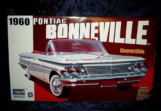 Trumpeter - 1960 Pontiac Bonneville Convertible Coupe