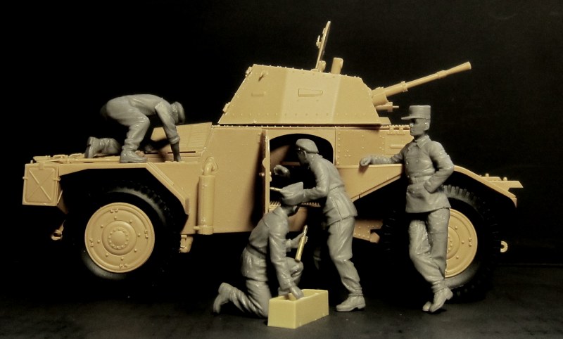ICM - French Armoured Vehicle Crew (1940)