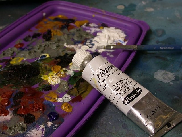 Die verwendete Ölfarbe mitsamt Palette