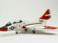 Grumman F9F-8T Cougar (1:144 Miniwing)