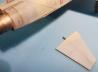 Kein Weg ohne Hindernisse - die Achsen der Tailerons brachen bei der Montage ab. Ich ersetzte sie mit einer 1mm starken Stahlsehne