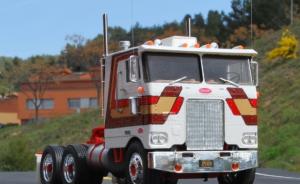 : Peterbilt 352 COE