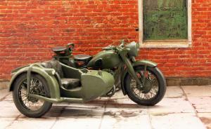 : Dnepr M-72 Beiwagenmaschine