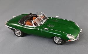 : Jaguar E-Type Roadster