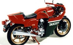 Ducati 900