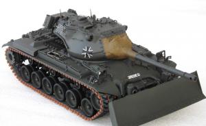 M47 Patton mit Räumschild M6