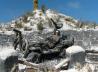 Auffälligste Anpassung: Blick auf die aus Modeschmuck bebastelten Schneeketten im fertigen Diorama.