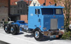 Peterbilt 352 COE