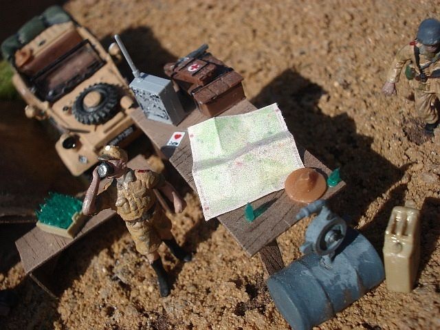 Während ein andere Soldat das kühle Nass genießt