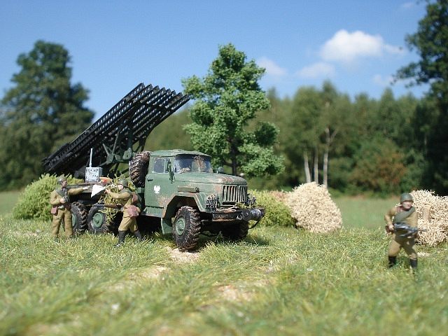 Raketenwerfer BM-13-16 Katiusha
