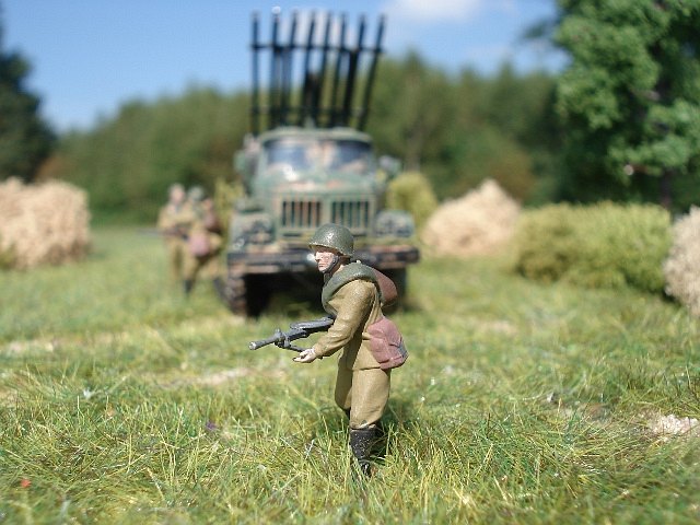 Raketenwerfer BM-13-16 Katiusha
