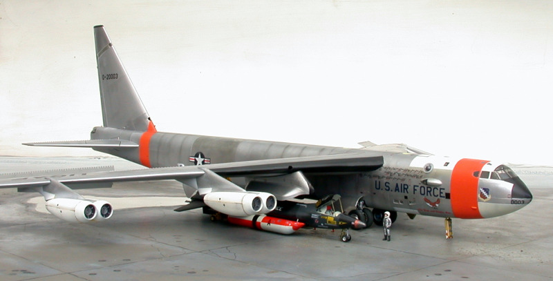Boeing NB-52A mit North American X-15A-1