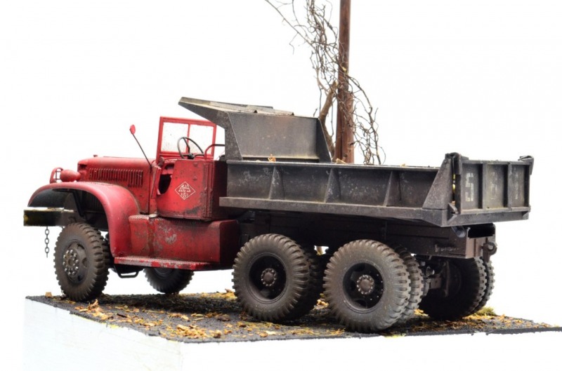 Diamond T972 Dump Truck