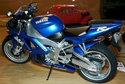 Yamaha YZF-R1