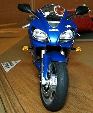 Yamaha YZF-R1