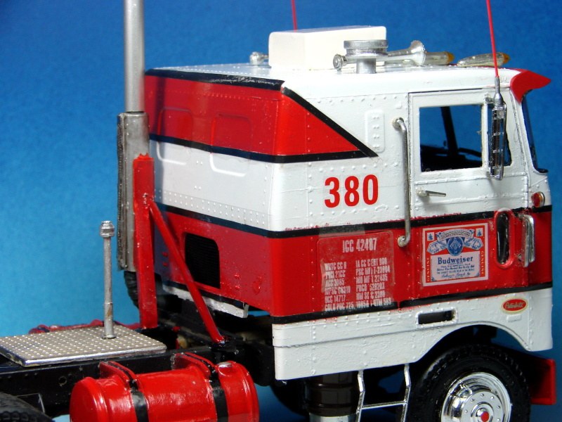 Peterbilt 352